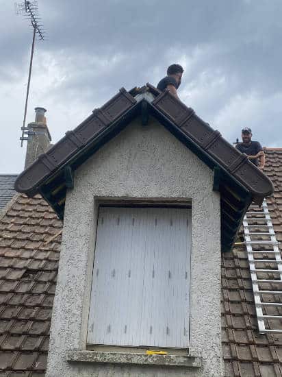 Lucarne et velux sur toiture dans l'Essonne